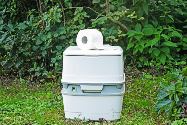 Best Portable restroom trailer rental  in Wahneta, FL